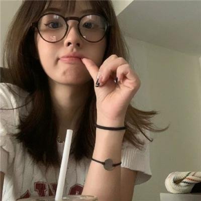 跟老板相亲后每天都在社死